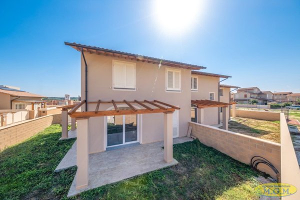 casa indipendente in vendita a Bientina