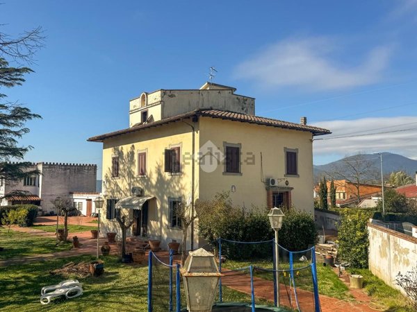 casa indipendente in vendita a Bientina in zona Santa Colomba