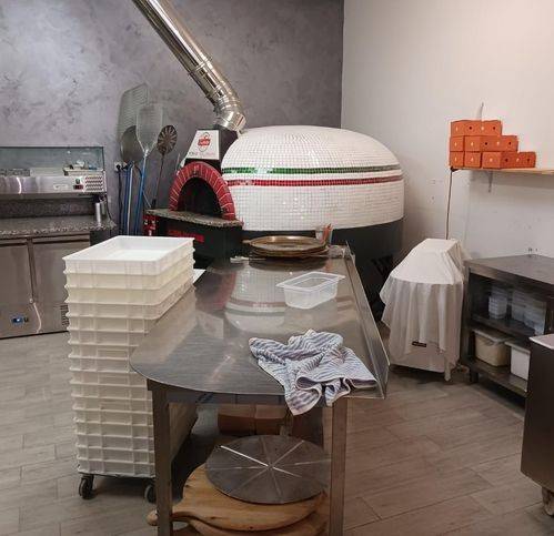 negozio in vendita a Bientina