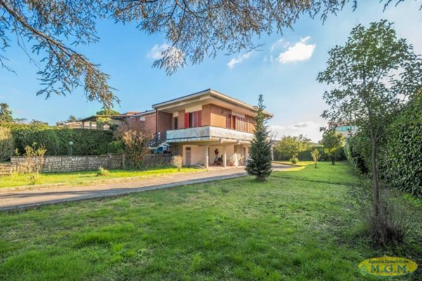 casa indipendente in vendita a Bientina