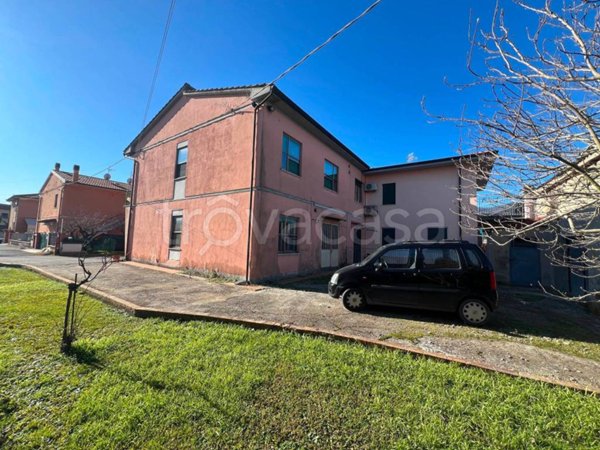 casa indipendente in vendita a Bientina