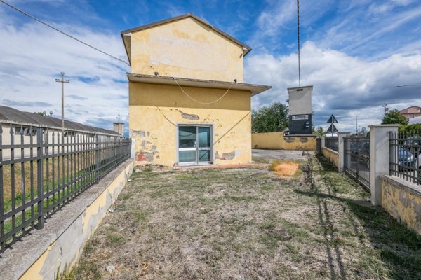 capannone in vendita a Bientina