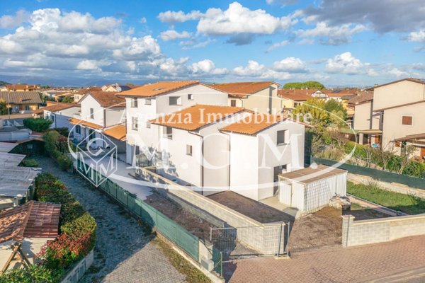casa indipendente in vendita a Bientina