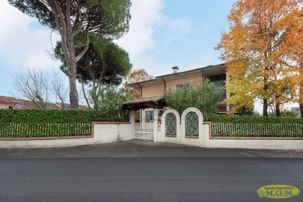 casa indipendente in vendita a Bientina
