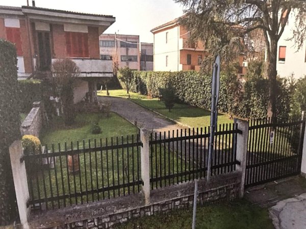 casa indipendente in vendita a Bientina