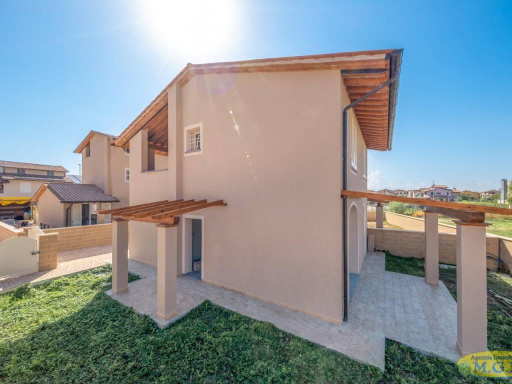 casa indipendente in vendita a Bientina