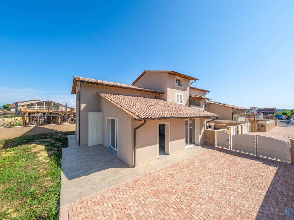 casa indipendente in vendita a Bientina