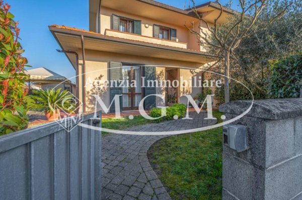 casa indipendente in vendita a Bientina