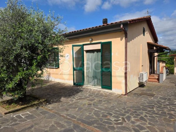 casa indipendente in vendita a Bientina in zona Santa Colomba