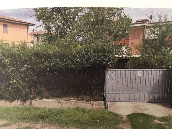 casa indipendente in vendita a Bientina