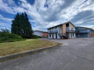 locale di sgombero in vendita a Bientina