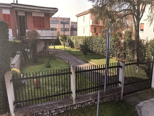 casa indipendente in vendita a Bientina