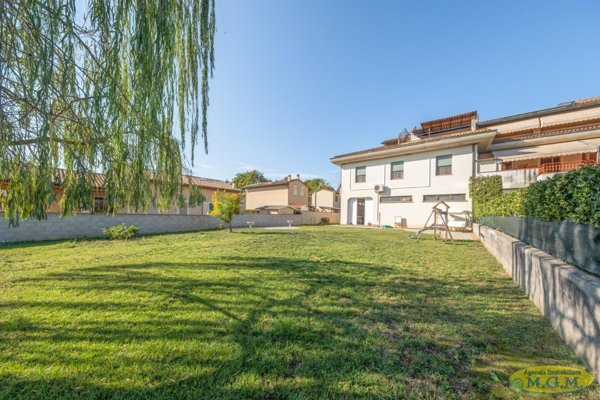casa indipendente in vendita a Bientina