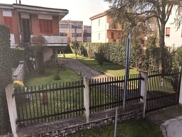 casa indipendente in vendita a Bientina
