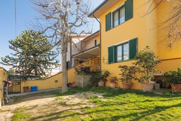 casa indipendente in vendita a Bientina in zona Quattro Strade