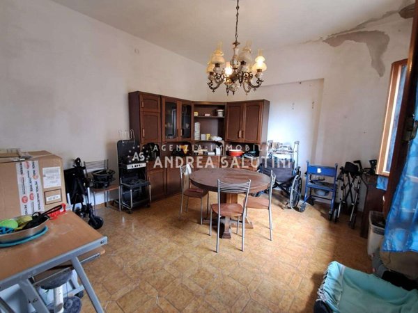 intera palazzina in vendita a Bientina in zona Quattro Strade