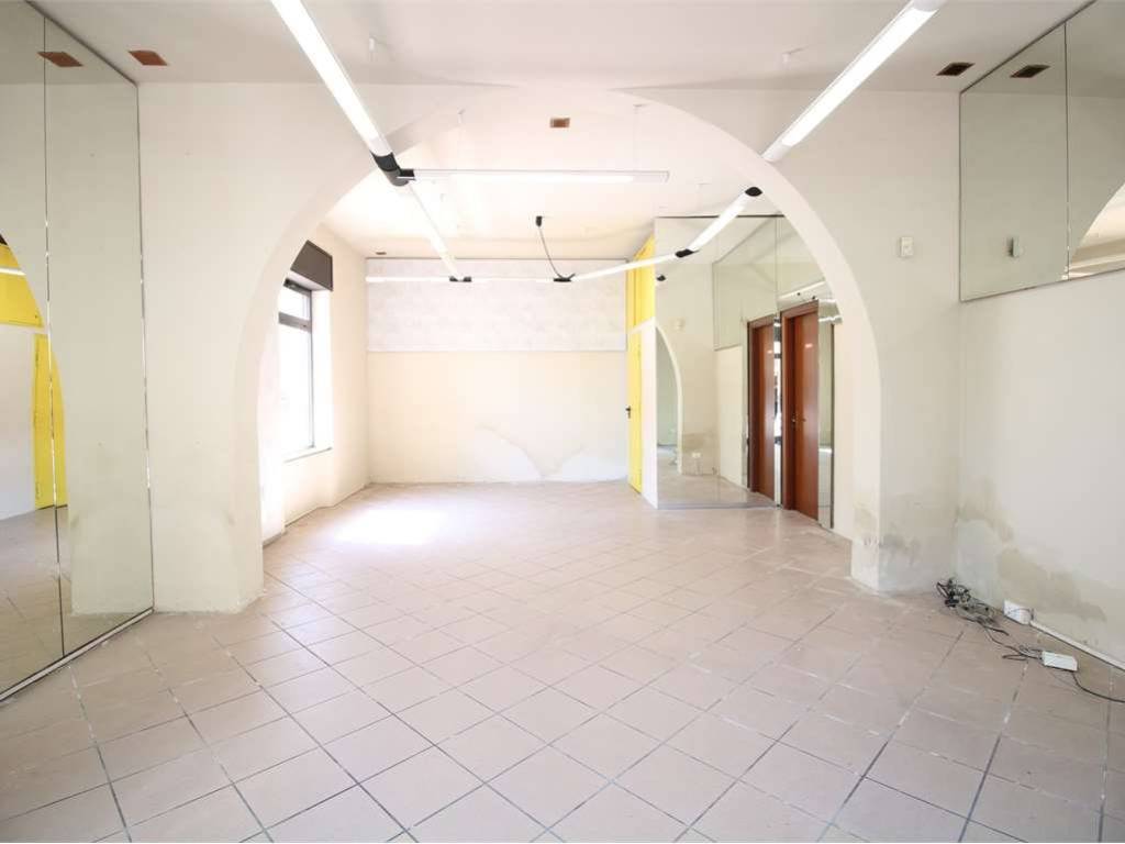 negozio in vendita a Bientina