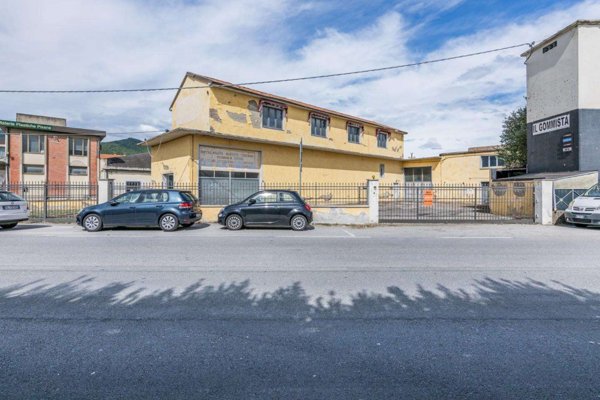 capannone in vendita a Bientina