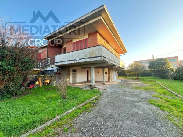 casa indipendente in vendita a Bientina