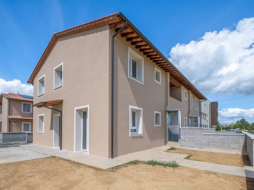 casa indipendente in vendita a Bientina