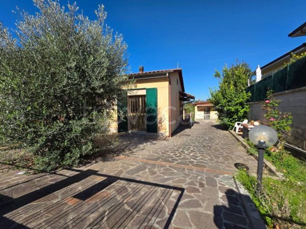 casa indipendente in vendita a Bientina in zona Santa Colomba