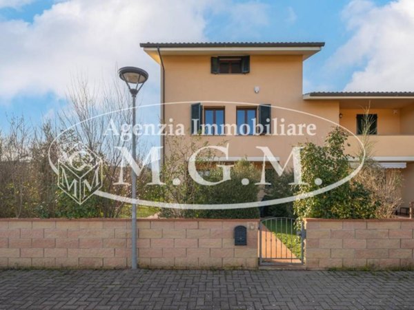 casa indipendente in vendita a Bientina