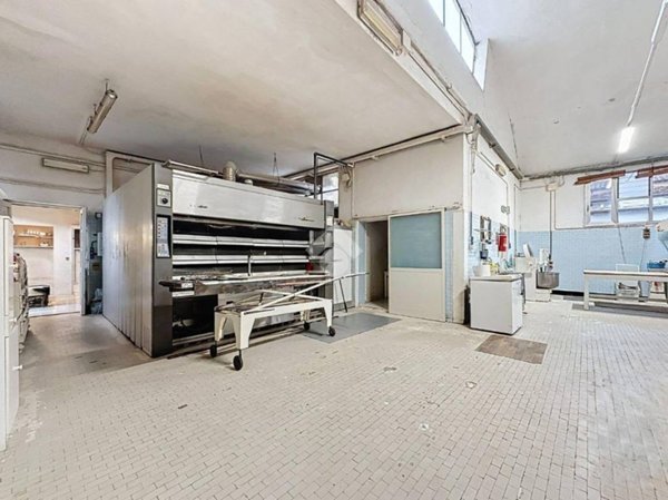 negozio in vendita a Bientina