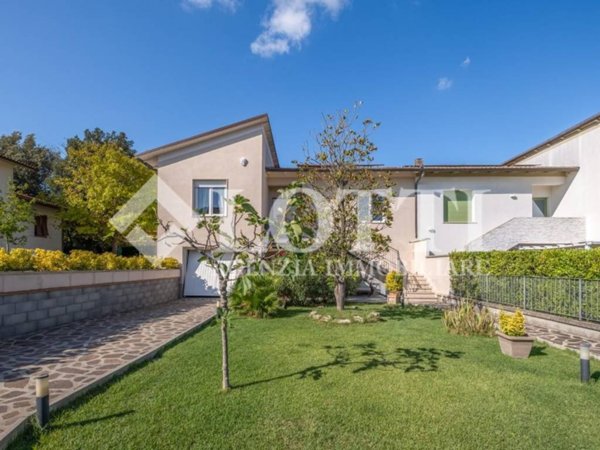 casa indipendente in vendita a Bientina