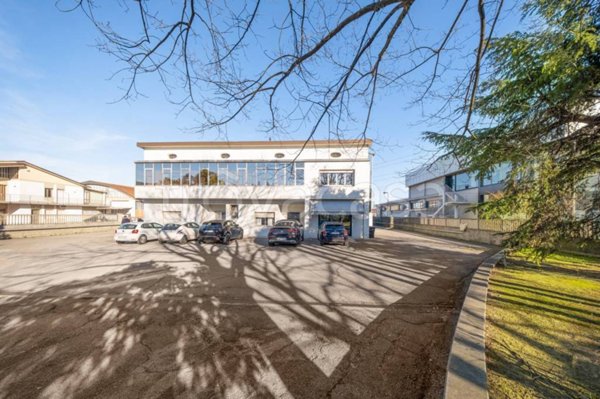 locale commerciale in vendita a Bientina