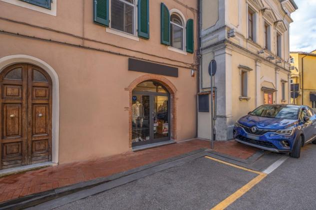 negozio in vendita a Bientina