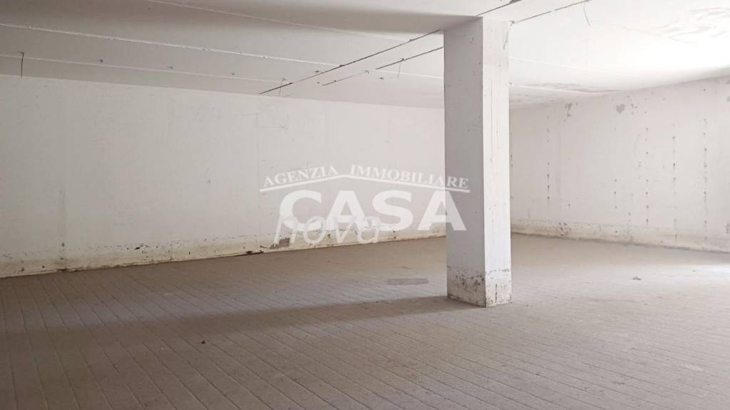 locale commerciale in vendita a Bientina