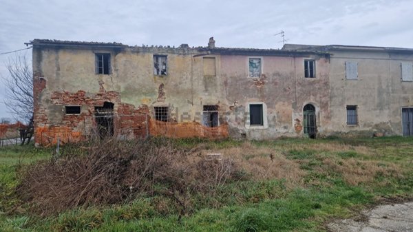 casale in vendita a Bientina