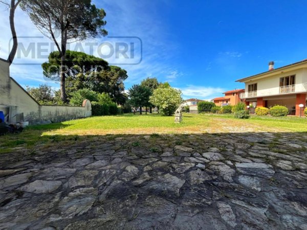 casa indipendente in vendita a Bientina