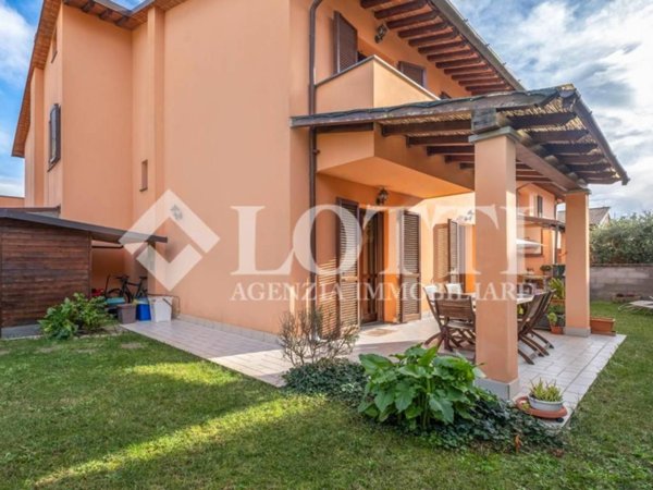 casa indipendente in vendita a Bientina