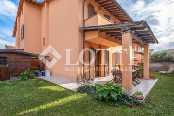 casa indipendente in vendita a Bientina