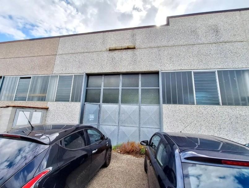 capannone in vendita a Bientina