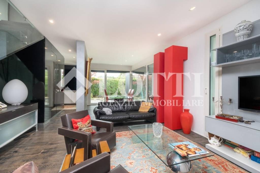 casa indipendente in vendita a Bientina in zona Quattro Strade