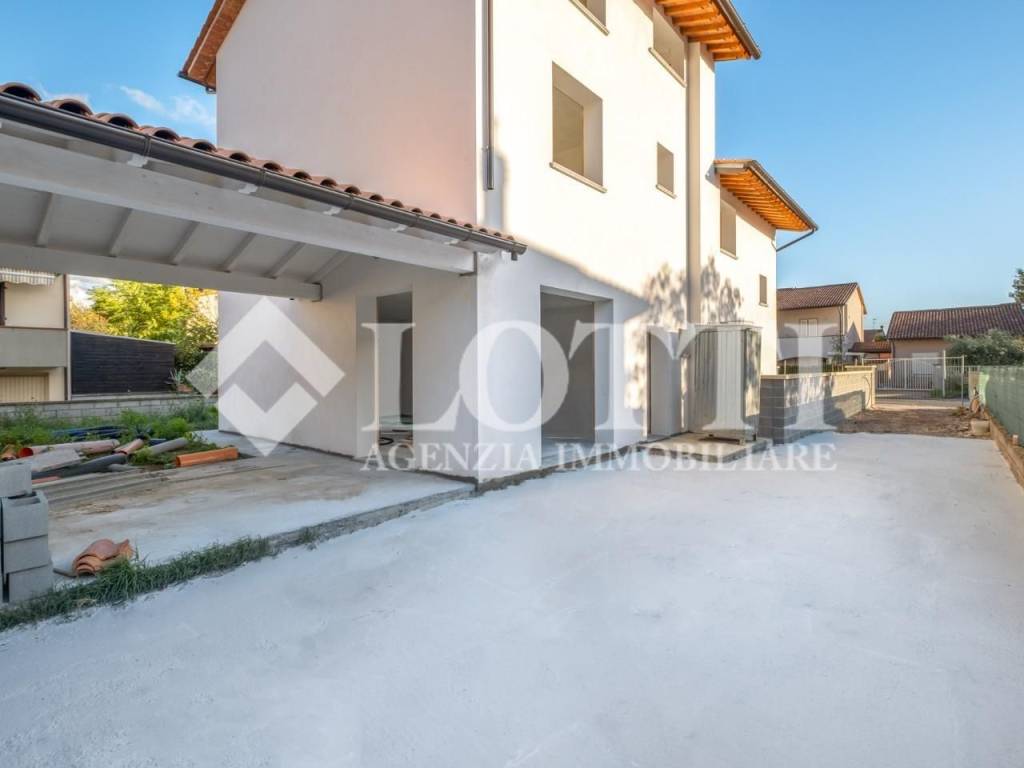 casa indipendente in vendita a Bientina