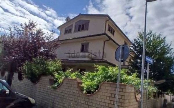 casa indipendente in vendita a Bientina