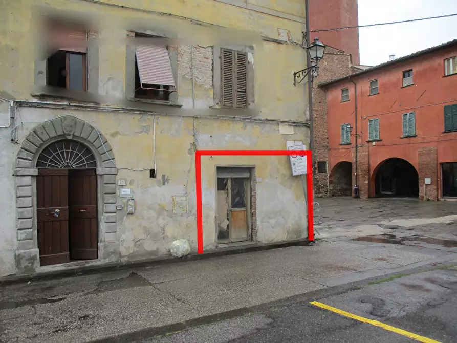 locale di sgombero in vendita a Bientina