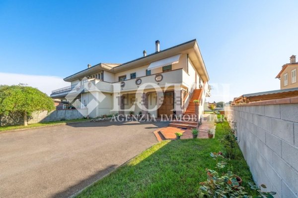 casa indipendente in vendita a Bientina in zona Quattro Strade