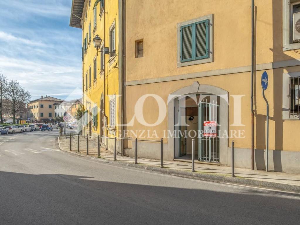 negozio in vendita a Bientina