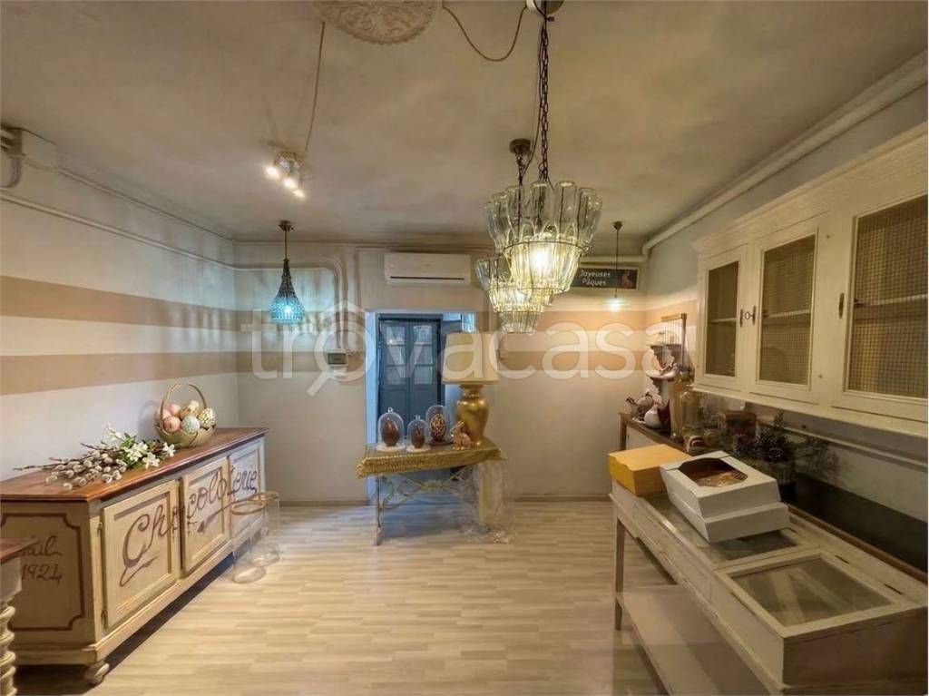 negozio in vendita a Bientina