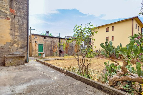 casa indipendente in vendita a Bientina