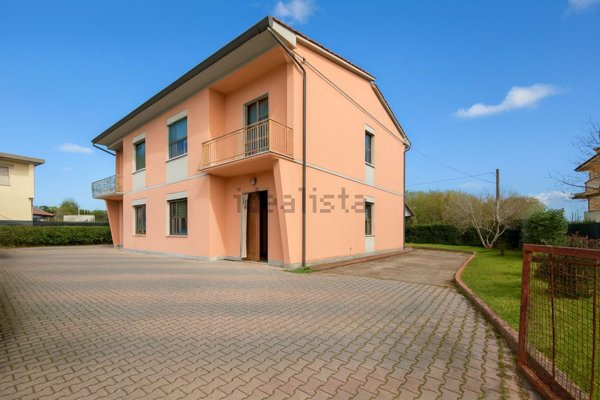 casa semindipendente in vendita a Bientina