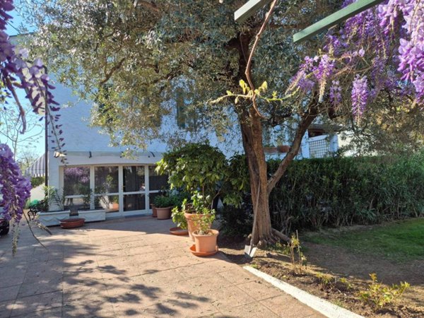 casa indipendente in vendita a Bientina in zona Quattro Strade