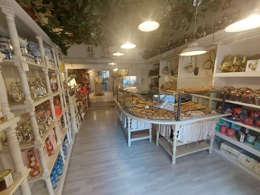 locale commerciale in vendita a Bientina