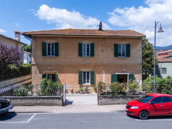 casa indipendente in vendita a Bientina