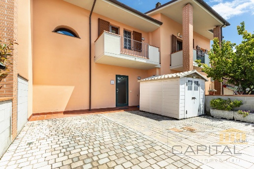 casa indipendente in vendita a Bientina