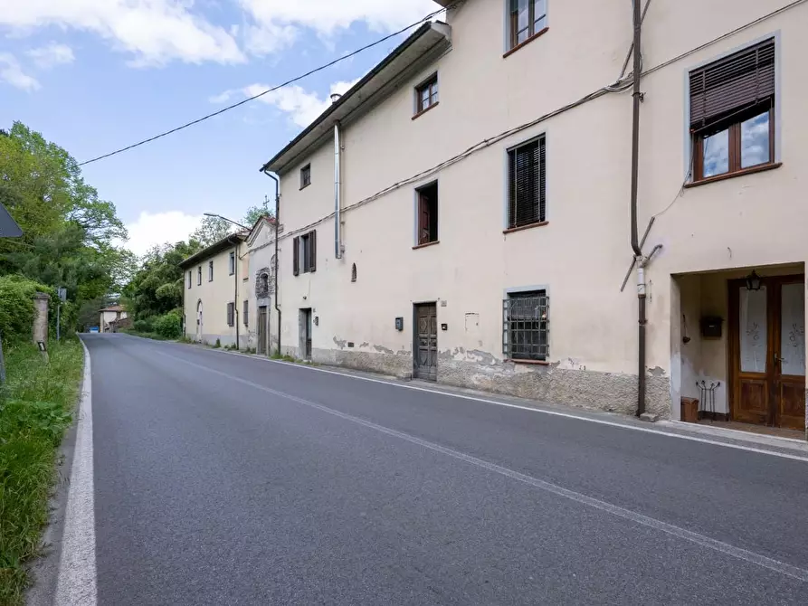 intera palazzina in vendita a Bientina in zona Caccialupi